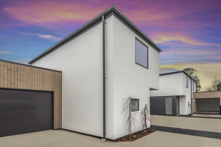 Photo of property in 2/24 Perth Street, Richmond, Christchurch, 8013