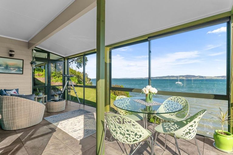 Photo of property in 20 Manganese Point Road, Tamaterau, Whangarei, 0174
