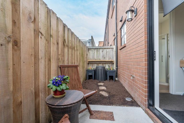 Photo of property in 14 Village Quarter Lane, Frankton, Hamilton, 3204