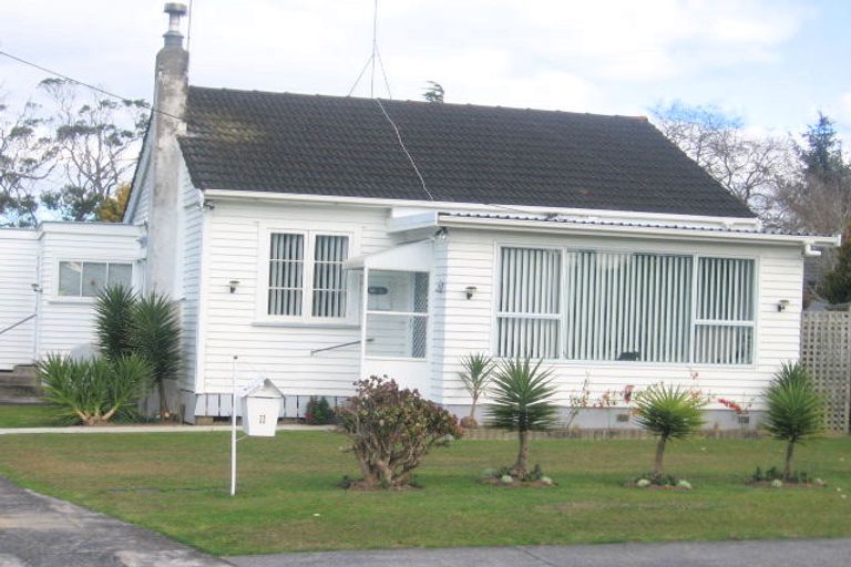 Photo of property in 11 Gills Avenue, Papakura, 2110