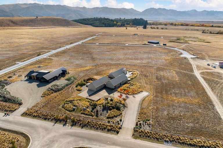 Photo of property in 10 Musterers Way, Ben Ohau, Twizel, 7999