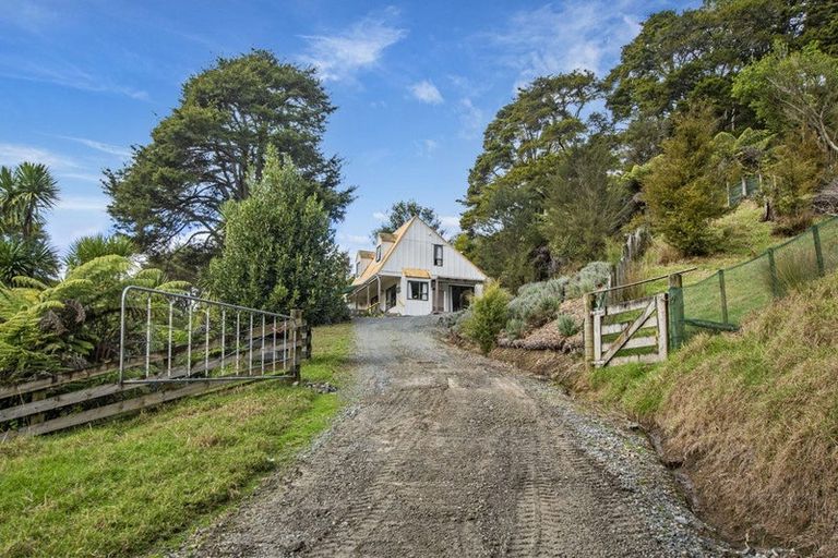 Photo of property in 54 Paparoa Station Road, Paparoa, 0571