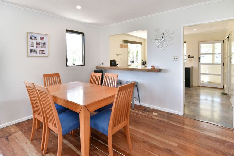 Photo of property in 31 Hammond Avenue, Hatfields Beach, Orewa, 0931