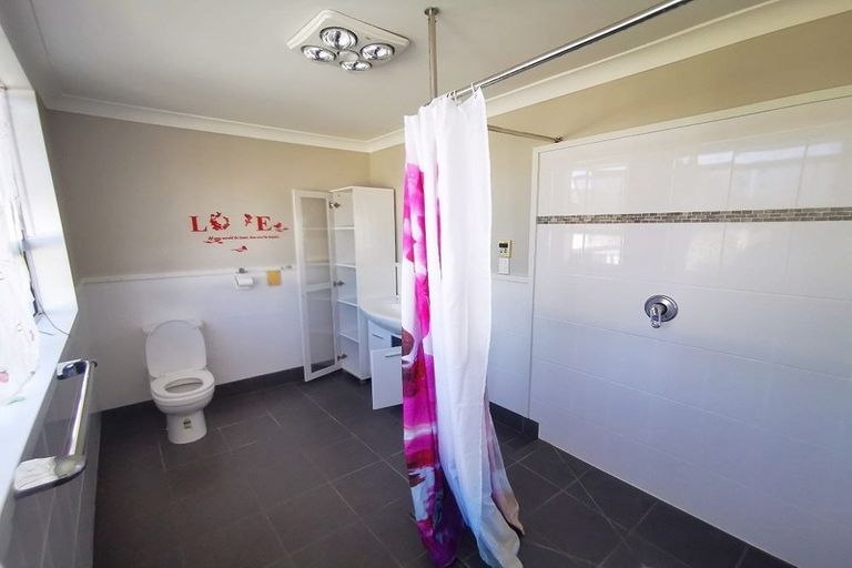 Photo of property in 22 Storey Avenue, Forest Lake, Hamilton, 3200