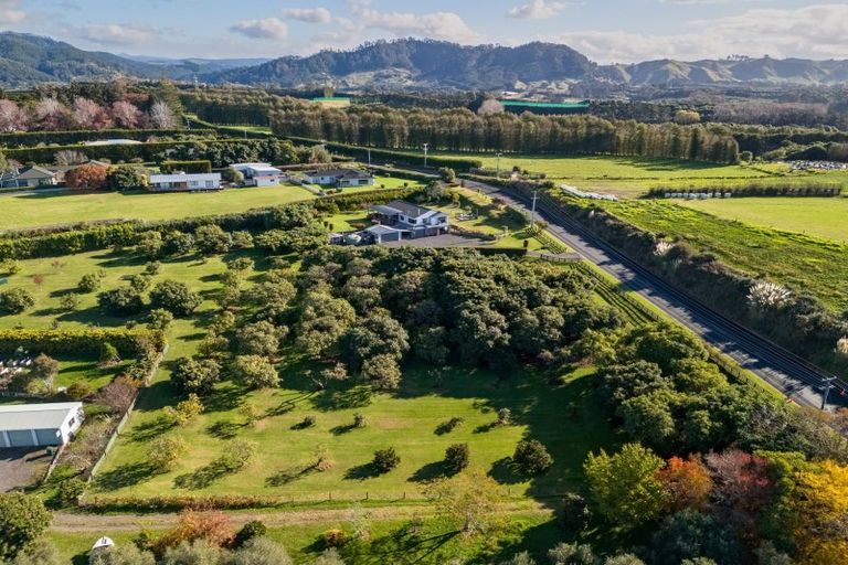 Photo of property in 117 Athenree Road, Athenree, Katikati, 3177