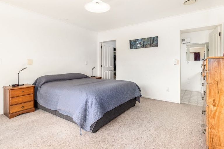 Photo of property in 28 Harry Shaw Way, Raumati South, Paraparaumu, 5032