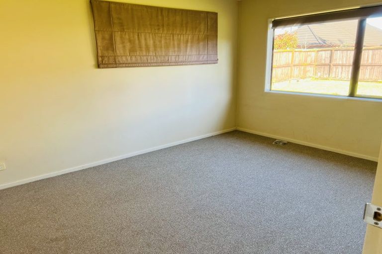 Photo of property in 49 Lilybank Crescent, East Tamaki, Auckland, 2013