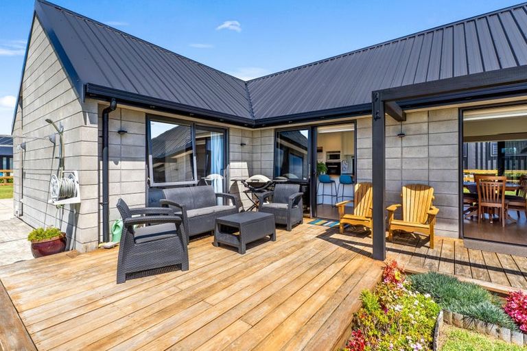 Photo of property in 105 Rangiora Crescent, Matarangi, Whitianga, 3592