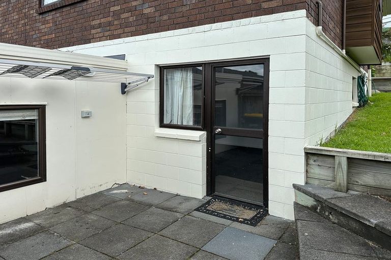 Photo of property in 2/51 Nigel Road, Browns Bay, Auckland, 0630