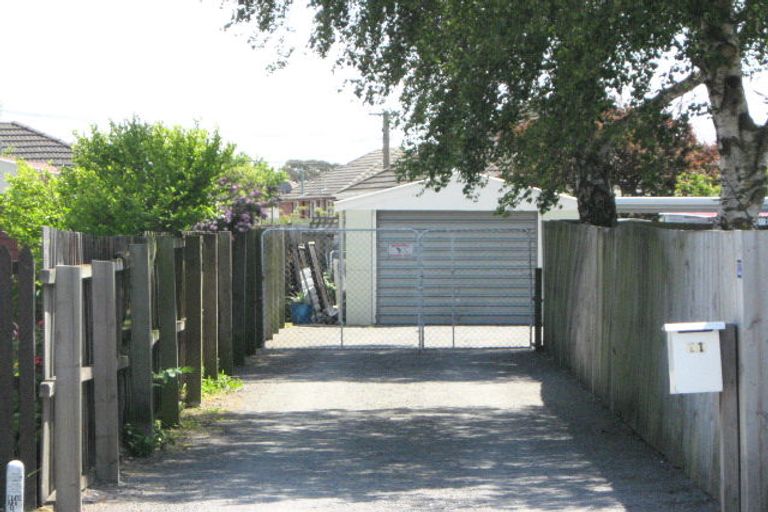 Photo of property in 11 Saint Heliers Crescent, Aranui, Christchurch, 8061