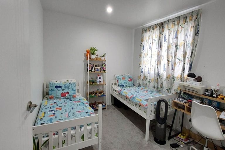 Photo of property in 19b Poruru Close, Papakura, 2110