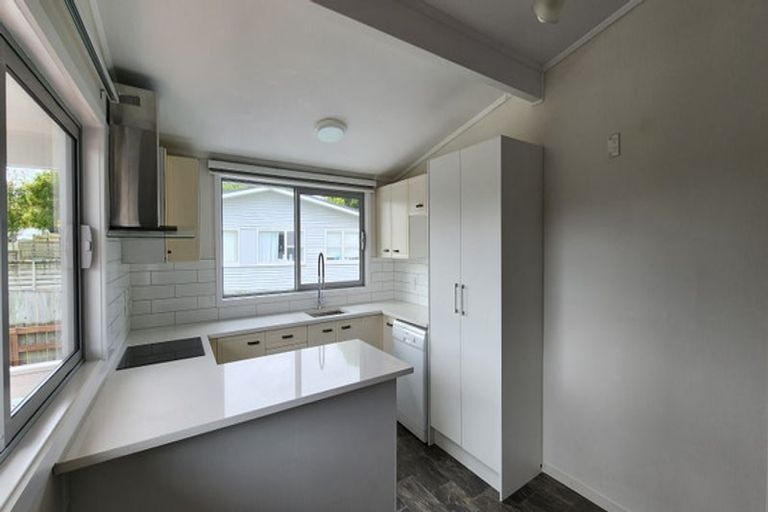 Photo of property in 110 Lauderdale Road, Birkdale, Auckland, 0626
