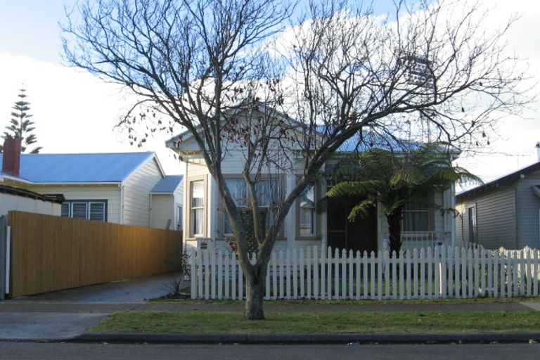 Photo of property in 141 Vigor Brown Street, Napier South, Napier, 4110