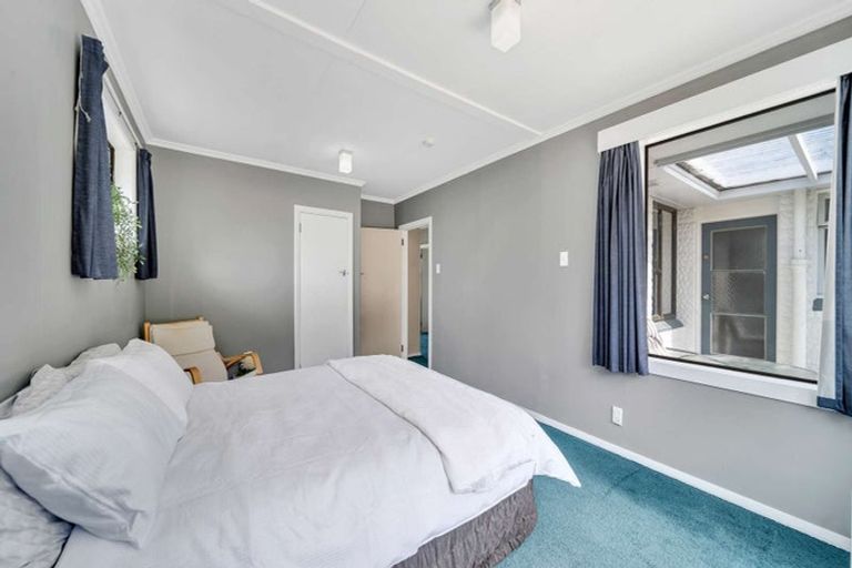 Photo of property in 54 Waldron Crescent, Green Island, Dunedin, 9018