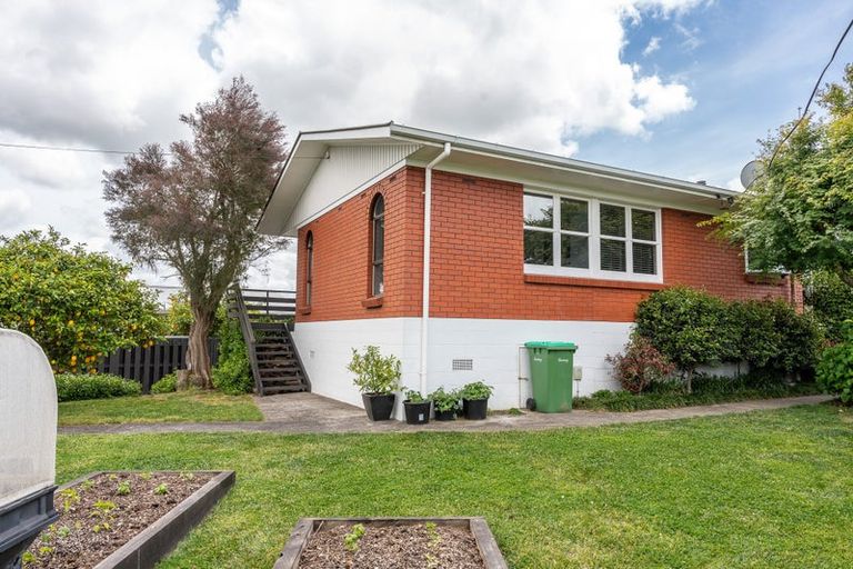 Photo of property in 180 Sandwich Road, St Andrews, Hamilton, 3200