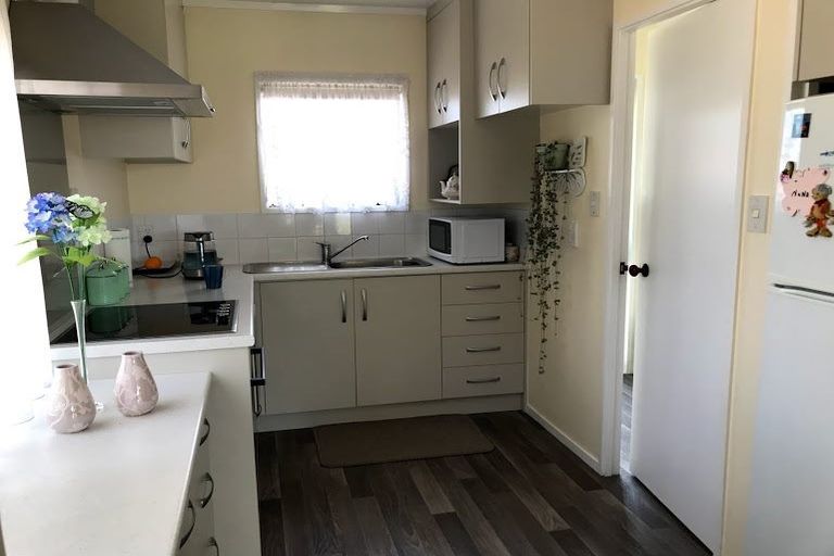 Photo of property in 2 Kingfisher Way, Te Kowhai, Hamilton, 3288