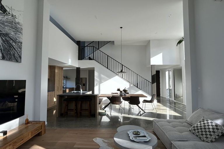 Photo of property in 18 Macbeth Court, Milford, Auckland, 0620