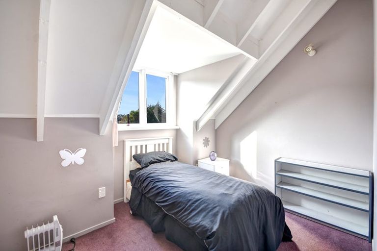 Photo of property in 28 Freyberg Avenue, Sawyers Bay, Port Chalmers, 9023