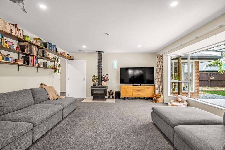 Photo of property in 43 Gladstone Road, Woodend, 7610