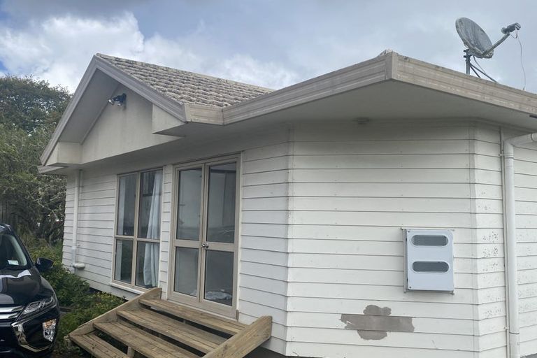 Photo of property in 109-111 Parrs Cross Road, Glen Eden, Auckland, 0612