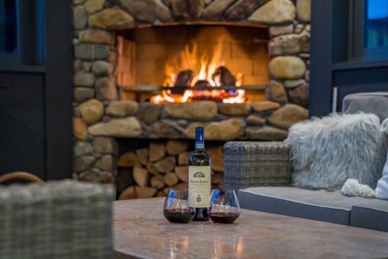 Photo of property in 20 Katelyn Place, Kinloch, Taupo, 3385