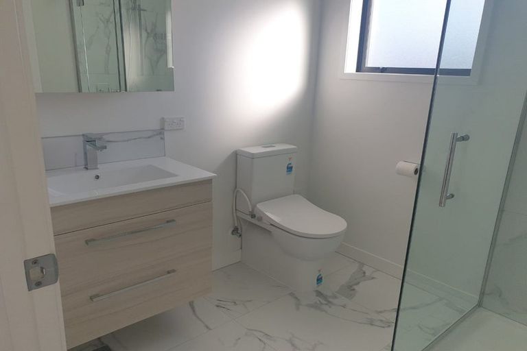 Photo of property in 9/22 Yeovil Road, Te Atatu Peninsula, Auckland, 0610