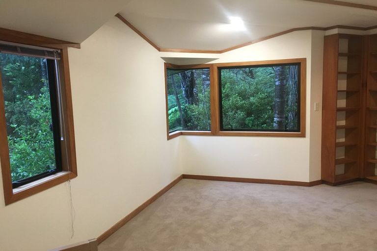 Photo of property in 3 Armour Road, Parau, Auckland, 0604