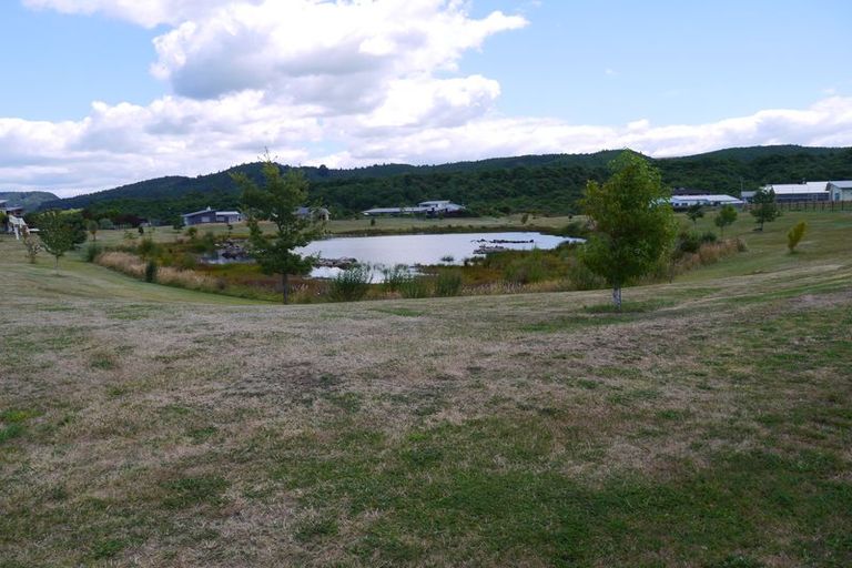 Photo of property in 140 Lisland Drive, Kinloch, Taupo, 3377