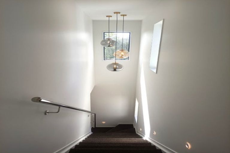 Photo of property in 27 Sheridan Drive, New Lynn, Auckland, 0600