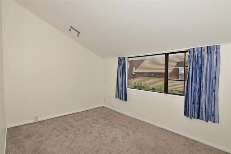 Photo of property in 5/136 Karori Road, Karori, Wellington, 6012