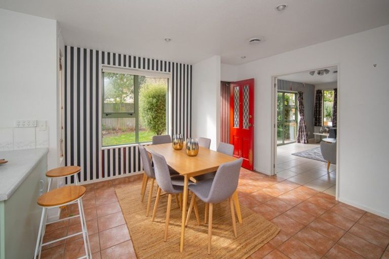 Photo of property in 12 Murfitt Place, Sockburn, Christchurch, 8042