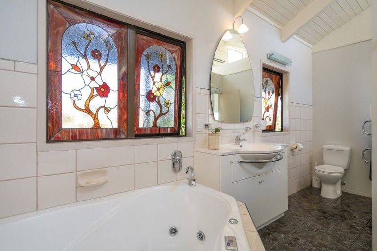 Photo of property in 3 Puriri Place, Whitianga, 3510