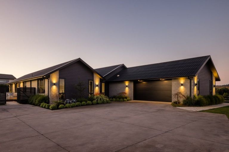 Photo of property in 49 Mike Smith Drive, Cambridge, 3434