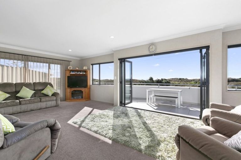 Photo of property in 306 Papamoa Beach Road, Papamoa Beach, Papamoa, 3118