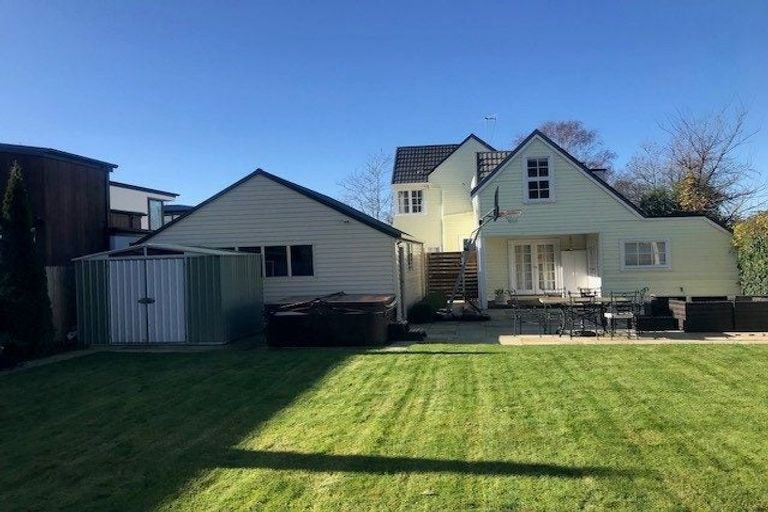 Photo of property in 55 Straven Road, Riccarton, Christchurch, 8011
