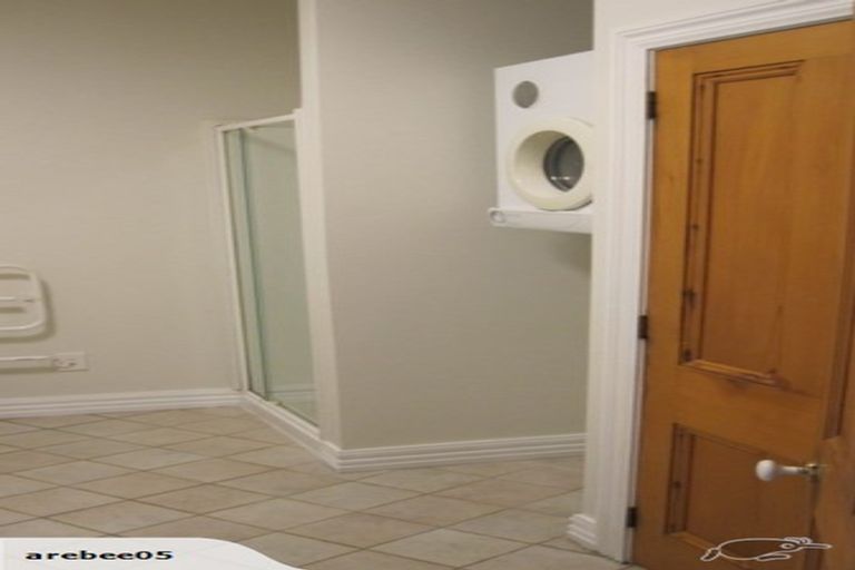 Photo of property in Endeavour Apartments, 13/125 Thorndon Quay, Pipitea, Wellington, 6011