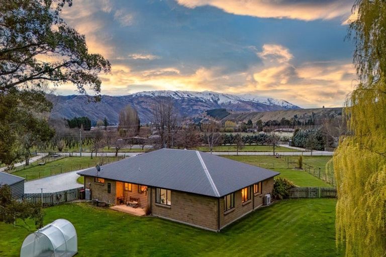 Photo of property in 22 Young Lane, Clyde, Alexandra, 9391