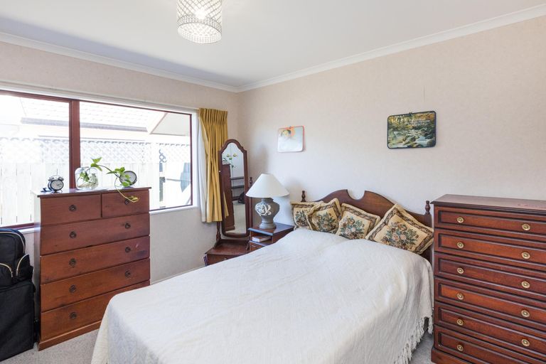 Photo of property in 14 Montana Way, Milson, Palmerston North, 4414
