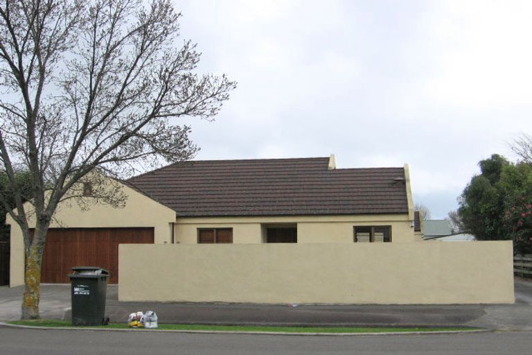 Photo of property in 18 Colombo Street, Hokowhitu, Palmerston North, 4410