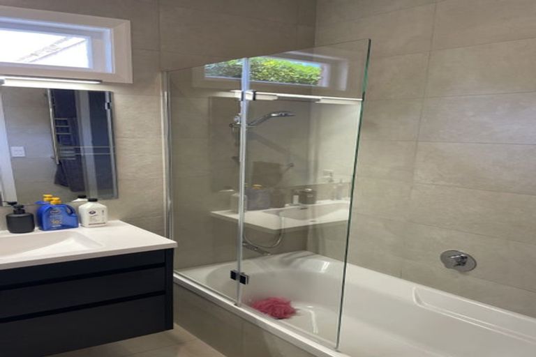 Photo of property in 54 Amaru Road, One Tree Hill, Auckland, 1061