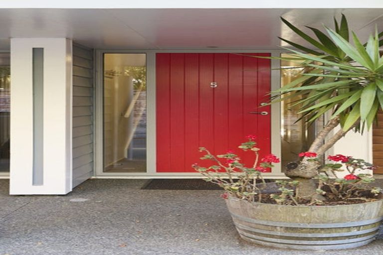 Photo of property in 4/315 Montreal Street, Christchurch Central, Christchurch, 8013