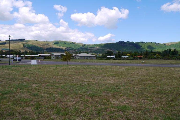 Photo of property in 140 Lisland Drive, Kinloch, Taupo, 3377
