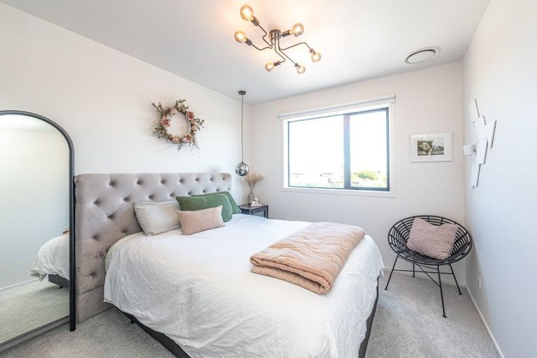 Photo of property in 24 Golf Vue Place, Castlecliff, Whanganui, 4501