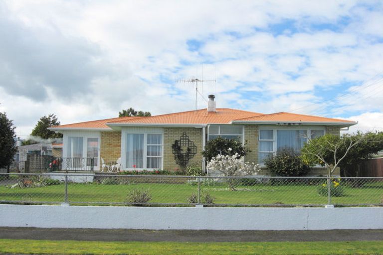 Photo of property in 10 Mersey Street, Levin, 5510