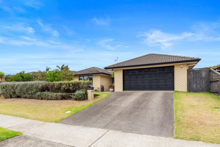 Photo of property in 35 Golden Sands Drive, Papamoa Beach, Papamoa, 3118