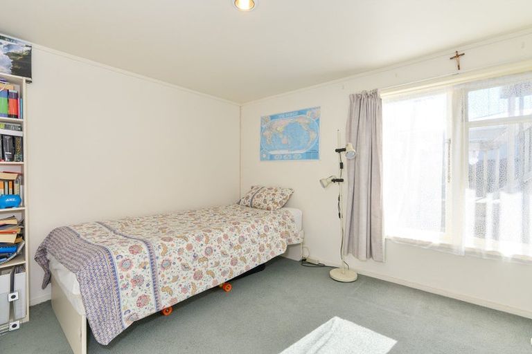 Photo of property in 18 Lavelle Road, Henderson, Auckland, 0612