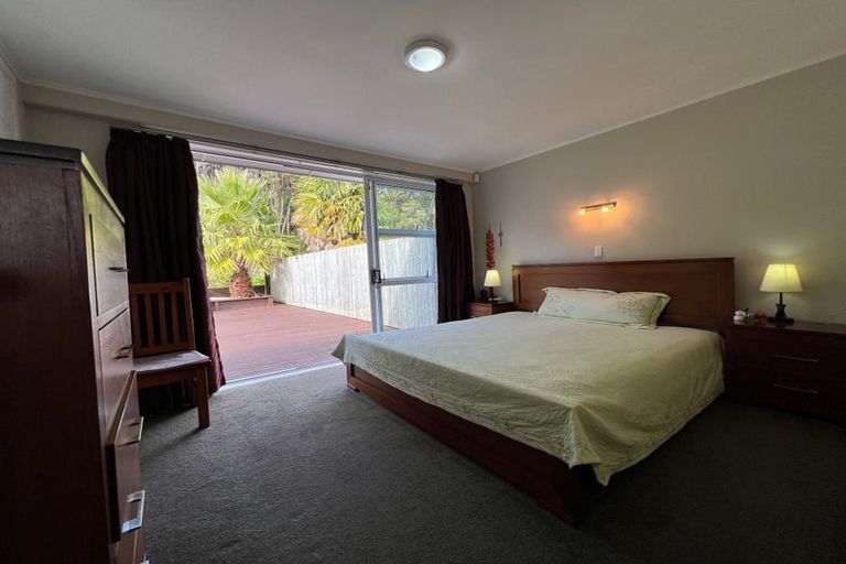 Photo of property in 49 Woodfern Crescent, Titirangi, Auckland, 0604