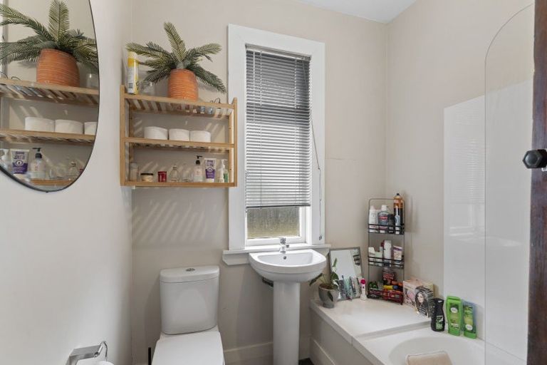 Photo of property in 16 Lincoln Road, Hillmorton, Christchurch, 8024