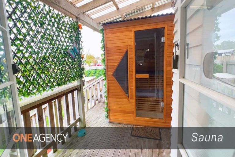 Photo of property in 27 Domain Street, Waiuku, 2123