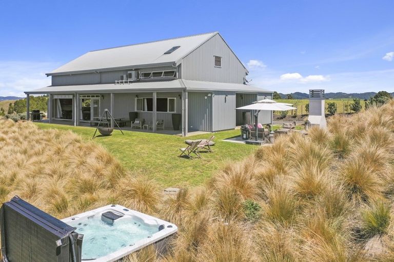 Photo of property in 110 Sandy Bay Farms Road, Matapouri, Whangarei, 0173
